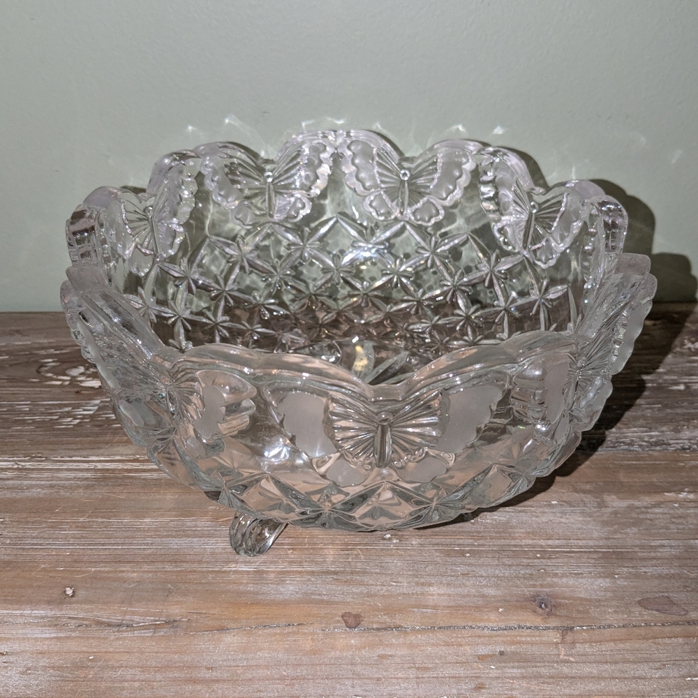 Papillon by Hofbauer 8" 3-Toed Footed Bowl